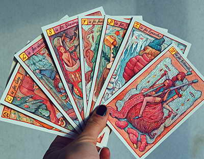 Көздің жауы – экран: Дәрумендер сіздің көру қабілетіңізді қалай құтқарады?